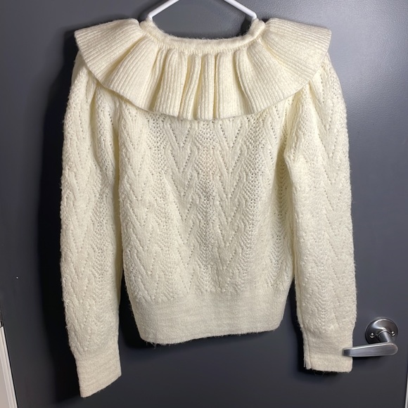 Pearl white sweater - Picture 2 of 2